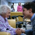 Justin Trudeau Instagram - Seniors have always been there for us. We’re committed to being there for them, too. And today, when we spent time with some seniors in Guelph, we made sure they knew that. So good to hear from everyone this afternoon! 🇨🇦 Les aînés ont toujours été là pour nous. Et on veut être là pour eux aussi. Aujourd’hui, quand on a passé du temps avec des aînés à Guelph, c’est exactement ce qu’on leur a dit. Je suis vraiment heureux d’avoir pu échanger avec vous, cet après-midi! Guelph, Ontario