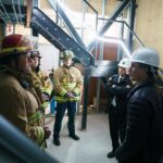 Justin Trudeau Instagram – This afternoon in Peterborough, I spent time with some hardworking firefighters – to thank them for all that they do, and to hear about what this new station means in terms of training capacity and community safety. They are always there for us – and with investments like the one that helped fund this facility, we’re committed to being there for them, too.
🇨🇦
Cet après-midi, à Peterborough, j’ai passé du temps avec de vaillants pompiers pour les remercier de tout ce qu’ils font et pour apprendre comment cette nouvelle caserne contribuera à améliorer la capacité de formation des pompiers et la sécurité de la communauté. Ils sont toujours là pour nous et, grâce à des investissements comme celui qui a permis de financer la construction de cette installation, nous serons là pour eux aussi. Peterborough, Ontario