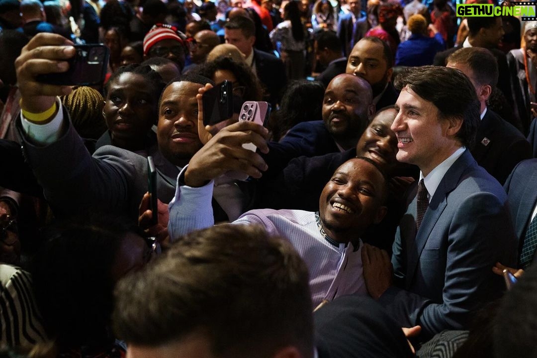 Justin Trudeau Instagram - Six years ago, Canada endorsed the United Nations International Decade for People of African Descent. The United Nations decade is ending this year, but Canada’s support for Black communities is not. Yesterday evening, as we celebrated Black History Month together, we announced that we’re extending our support for the United Nations decade beyond 2024. We’re doing this to further promote equality and empower Black Canadians. We’ll continue to invest in Black-led programs across the country. And we’ll keep working with Black Canadians to make sure they have the opportunities they deserve. 🇨🇦 Il y a six ans, le Canada a adhéré à la Décennie internationale des personnes d’ascendance africaine des Nations Unies. La Décennie prend fin cette année, mais pas le soutien du Canada aux communautés noires. Hier soir, pendant que nous célébrions ensemble le Mois de l’histoire des Noirs, nous avons annoncé que nous prolongerions notre appui à la Décennie des Nations Unies au-delà de 2024. Nous le faisons pour promouvoir encore plus l’égalité et donner d’autres moyens d’agir aux Canadiens noirs. Nous allons continuer d’investir dans des programmes dirigés par des Noirs partout au pays. Et nous allons continuer de travailler en collaboration avec les Canadiens noirs pour qu’ils aient les occasions qu’ils méritent. Gatineau, Quebec