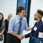 Justin Trudeau Instagram - Across the country, Black entrepreneurs are taking risks and turning good ideas into growing businesses. The Black Entrepreneurship Alliance’s investment bootcamp is there to make sure they have the tools, insights, and training they need to succeed. Today, I spent time with some of these innovative and creative leaders. They spoke about the businesses they’re building and the support they’ve received through this program – and I let them know that our government is focused on helping them grow. 🇨🇦 Partout au pays, des entrepreneurs noirs prennent des risques et transforment de bonnes idées en entreprises en pleine croissance. La formation sur les investissements de la Black Entrepreneurship Alliance leur procure les outils, les connaissances et la formation dont ils ont besoin pour réussir. Aujourd’hui, j’ai passé du temps avec certains de ces entrepreneurs novateurs et créatifs. Ils m’ont parlé des entreprises qu’ils créent et du soutien qu’ils reçoivent dans le cadre de ce programme, et je leur ai indiqué que notre gouvernement est déterminé à les aider à faire croître leur entreprise. Toronto, Ontario