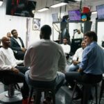 Justin Trudeau Instagram - It isn’t always easy for Black men to talk openly about mental health. But organizations like Generation Chosen and community hubs like Onyx Barbers are changing that. This afternoon, we sat down to speak about the change that’s happening. And because of the conversation we had, I’m confident we can end the stigma around mental health and build a better future – a future where everyone can speak up, reach out, and get the support they need. 🇨🇦 Ce n’est pas toujours facile pour les hommes noirs de parler ouvertement de santé mentale. Mais des organisations comme Generation Chosen et des carrefours communautaires comme Onyx Barbers changent la situation. Cet après-midi, nous avons eu une discussion sur le changement qui est en train de se produire. Et à la suite de la conversation que nous avons eue, je suis certain que nous pouvons éliminer la stigmatisation qui entoure la santé mentale et bâtir un avenir meilleur – un avenir où chacun pourra en parler, tendre la main et recevoir le soutien dont il a besoin. Toronto, Ontario