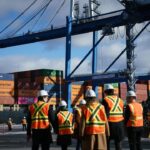 Justin Trudeau Instagram - One of the fastest-growing container ports in North America, @PortSaintJohn is an important part of Canada’s economy and future – and that’s exactly why our government has invested in its infrastructure upgrades and modernization projects. Today, I got to see for myself how this funding has increased capacity and modernized operations, and I thanked the workers for everything they’re doing to help grow our economy. We’ll continue to support projects like this that create jobs, benefit workers, and strengthen our economy. 🇨🇦 Le @PortSaintJohn, l’un des ports à conteneurs connaissant la croissance la plus rapide en Amérique du Nord, joue un rôle important dans l’économie et l’avenir du Canada. C’est pourquoi notre gouvernement a investi dans les projets de modernisation et de mise à niveau des infrastructures du port. Aujourd’hui, j’ai pu voir en personne comment ce financement a permis d’augmenter les capacités et de moderniser les opérations du port. J’ai également remercié les travailleurs de tout ce qu’ils font pour contribuer à la croissance de notre économie. Nous continuerons de soutenir des projets comme celui-ci, qui créent des emplois, profitent aux travailleurs et renforcent notre économie. Saint John, New Brunswick