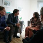 Justin Trudeau Instagram - We’re building more homes with cities across the country – and today, we announced an agreement with Saint John to do just that. Working together, we’re fast-tracking the construction of 285 homes over the next three years and more than 1,700 homes over the next ten years. We’re also cutting red tape and breaking down barriers. And we’re allowing for more housing options, including rental and affordable housing, too. To be clear: We’ll keep working to address the housing challenges Canadians are facing, and make sure you can find an affordable place to raise your family and build your future. 🇨🇦 Nous collaborons avec les villes de tout le pays pour construire davantage de logements. Aujourd’hui, nous avons annoncé la conclusion d’une entente avec la Ville de Saint John à cette fin. Ensemble, nous accélérons la construction de 285 logements au cours des trois prochaines années et de plus de 1 700 logements au cours des dix prochaines années. Nous réduisons également les formalités administratives et éliminons les obstacles. Enfin, nous offrons davantage d’options en matière de logement, y compris des logements locatifs et abordables. Pour être clair : nous poursuivrons nos efforts pour régler les problèmes de logement auxquels les Canadiens sont confrontés et pour faire en sorte que vous puissiez trouver un endroit abordable où élever votre famille et bâtir votre avenir. Saint John, New Brunswick
