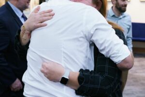 Justin Trudeau Instagram - To the members of the Jewish community who spoke with us today: Thank you. Thank you for speaking so candidly about your pain, your anger, and your grief. I hear you. I want you to know that our commitment to you – and to Israel, as a Jewish and democratic state – is unwavering. I also want you to know that we remain focused on combatting antisemitism and keeping you – and all Jewish Canadians – safe from antisemitic violence. This is work that all of us, especially non-Jewish Canadians, must continue to do together.
🇨🇦
Aux membres de la communauté juive qu’on a rencontrés aujourd’hui : merci d’avoir parlé si franchement de votre douleur, de votre colère et de votre chagrin. Je vous entends. Notre engagement à votre égard et à l’égard d’Israël en tant qu’État juif et démocratique est inébranlable. Je veux aussi que vous sachiez que la lutte contre l’antisémitisme et votre protection ainsi que celle de tous les Canadiens juifs contre la violence antisémite restent notre priorité. Nous devons tous, en particulier les Canadiens non juifs, poursuivre ce travail ensemble.