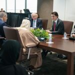 Justin Trudeau Instagram - Today, I sat down with foreign ministers from Saudi Arabia, Türkiye, and the Palestinian Authority – we spoke about the ongoing conflict between Israel and Hamas. I reiterated Canada’s unequivocal condemnation of Hamas and its brutal attacks against Israel, and expressed our support for Israel’s right to defend itself in accordance with international law. I also emphasized the need to protect civilians, the need to increase the amount of aid flowing into Gaza, and the need for all remaining hostages to be released by Hamas. I listened to their views, reiterated Canada’s support for the right of Israelis and Palestinians to live in peace and security, and reaffirmed the importance of renewing efforts toward a two-state solution to secure lasting peace. 🇨🇦 Aujourd’hui, j’ai rencontré les ministres des affaires étrangères de l’Arabie saoudite, de la Turquie et de l’Autorité palestinienne et nous avons parlé du conflit en cours entre Israël et le Hamas. J’ai réitéré la condamnation sans équivoque par le Canada du Hamas et de ses attaques brutales contre Israël, et j’ai exprimé notre soutien au droit d’Israël de se défendre conformément au droit international. J’ai également insisté sur la nécessité de protéger les civils, d’augmenter l’aide apportée à Gaza et de faire en sorte que tous les otages restants soient libérés par le Hamas. J’ai écouté leurs points de vue et réitéré le soutien du Canada au droit des Israéliens et des Palestiniens à vivre en paix et en sécurité, et j’ai réaffirmé l’importance de renouveler les efforts en vue d’une solution à deux États pour garantir une paix durable. Ottawa, Ontario