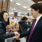Justin Trudeau Instagram - Independent grocers are important parts of our communities – because everyone benefits when the sector has more competition and shoppers have more options. We’ll keep working to increase competition so we can drive down costs for people in Markham and across Canada. 🇨🇦 Les épiciers indépendants sont essentiels à nos communautés, car une concurrence accrue et un plus grand nombre d’options pour les consommateurs profitent à tous. Nous continuerons d’accroître la concurrence afin de réduire les coûts dans Markham et partout au Canada. Markham, Ontario