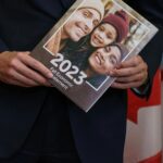Justin Trudeau Instagram - Canada, your Fall Economic Statement is here. After consulting with Canadians and sitting down with people from across the country, we’re introducing new measures to support you – like cracking down on junk fees – and we’re taking further steps to build more homes – like increasing funding for apartment construction. These are only two parts of the Fall Economic Statement, but there’s plenty more in there. To find out what else we’re doing to make life more affordable for you and your family, click the link in my bio. 🇨🇦 Chers Canadiens, votre Énoncé économique de l’automne est maintenant déposé. Après avoir consulté la population canadienne et rencontré des gens de partout au pays, nous présentons de nouvelles mesures pour vous aider – comme l’élimination des frais cachés – et nous continuons d’agir en vue de construire plus de maisons – comme du financement destiné à la construction d’appartements. Il ne s’agit là que de deux éléments de l’Énoncé économique de l’automne, mais il y en a bien d’autres. Pour découvrir les autres mesures mises en place afin de rendre la vie plus abordable pour vous et votre famille, cliquez sur le lien dans ma biographie.