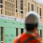 Justin Trudeau Instagram - Last week alone, our team announced loans for 73 housing projects – and more than 12,000 homes – across the country. This includes more than 2,900 rental homes in Montreal, more than 2,600 in Toronto, and more than 1,100 in Ottawa. It includes projects in Abbotsford, British Columbia; Calgary, Alberta; Winnipeg, Manitoba; Orillia, Ontario; Fredericton, New Brunswick; and more. Bottom line: We’re stepping up to address current housing needs. And we’ll keep working to working to build more homes and drive down costs for Canadians. 🇨🇦 La semaine passée seulement, notre équipe a annoncé l’octroi de prêts destinés à 73 projets d’habitation – et plus de 12 000 logements – partout au pays. Il y aura plus de 2 900 logements locatifs à Montréal, plus de 2 600 à Toronto et plus de 1 100 à Ottawa. Des projets seront réalisés à Abbotsford, en Colombie-Britannique, à Calgary, en Alberta, à Winnipeg, au Manitoba, à Orillia, en Ontario, à Fredericton, au Nouveau-Brunswick, et plus encore. En bref : nous agissons pour répondre aux besoins actuels en matière de logement. Et nous continuerons de bâtir plus de logements et de faire baisser les coûts que doivent payer les Canadiens. Hamilton, Ontario