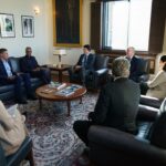 Justin Trudeau Instagram - I sat down with Mayors Amarjeet Sohi, Charlie Clark, Sandra Masters, and Scott Gillingham yesterday. We spoke about housing, addictions, and other issues downtown cores across the Prairies are facing – and I let them know the federal government is here to work with them. 🇨🇦 Hier, j’ai discuté avec les maires Amarjeet Sohi, Charlie Clark, Sandra Masters, and Scott Gillingham. On a parlé de logement, de dépendances et d’autres enjeux visant les centres-villes dans les Prairies. Je leur ai dit que le gouvernement fédéral va collaborer avec eux. Ottawa, Ontario