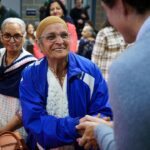 Justin Trudeau Instagram – Stopped in at Brampton’s Susan Fennell Sportsplex this afternoon and made some new friends. To everyone who was there celebrating Diwali and Bandi Chhor Divas: I hope you have a great time – and good luck with the rest of your card games, too!
🇨🇦
Je me suis arrêté au Susan Fennell Sportsplex de Brampton cet après-midi et je me suis fait de nouveaux amis. À tous ceux qui célèbrent Diwali et Bandi Chhor Divas : j’espère que vous passerez de bons moments – et bonne chance dans vos prochaines parties de cartes! Brampton, Ontario