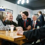 Justin Trudeau Instagram - Our Veterans have endured the horrors of war. They have borne scars. And they deserve our unending gratitude. Today in Sault Ste. Marie, we stopped by the @RoyalCanadianLegion and thanked the women and men in uniform for all they have done for Canada and for Canadians. 🇨🇦 Nos anciens combattants ont enduré les horreurs de la guerre. Ils ont subi des blessures. Ils méritent notre infinie gratitude. Aujourd’hui, à la @RoyalCanadianLegion de Sault Ste. Marie, on a remercié les femmes et les hommes en uniforme pour tout ce qu’ils ont fait pour le Canada. Sault Sainte Marie, Ontario
