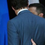 Justin Trudeau Instagram - Il y a presque deux ans, Poutine a choisi la guerre et a envahi l’Ukraine, déchaînant une violence et une brutalité indicibles sur le peuple ukrainien. Deux ans plus tard, je tiens à réitérer clairement que le soutien du Canada à l’Ukraine reste inébranlable. Slava Ukraini!