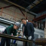 Justin Trudeau Instagram - Homeowners who switch to heat pumps from home heating oil save, on average, up to $2,500 per year on their home energy bills. Heat pumps are also 2 to 3 times more efficient than home heating oil. So, in other words, they are better for both your wallet and our environment. And that’s exactly why we’re working with provinces and territories – and tradespeople, like the students we spent time with in St. John’s, Newfoundland and Labrador today – to roll out heat pumps and help people make the switch off home heating oil. 🇨🇦 Les propriétaires d’habitation qui abandonnent le mazout de chauffage domestique pour adopter la thermopompe peuvent économiser jusqu’à 2 500 $ par année sur leur facture d’électricité. En effet, l’efficacité des thermopompes est de 2 à 3 fois supérieure à celle du mazout de chauffage. Autrement dit, elles sont avantageuses pour votre portefeuille comme pour notre environnement. Voilà pourquoi nous travaillons avec les provinces et les territoires – et les gens de métier, comme les étudiants que nous avons rencontrés à St. John’s, à Terre-Neuve-et-Labrador aujourd’hui – en vue de déployer les thermopompes et d’aider les gens à délaisser le mazout de chauffage. St. John's, Newfoundland and Labrador