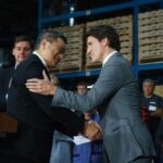 Justin Trudeau Instagram – Good news: We’ve secured E-One Moli’s new lithium-ion battery cell manufacturing facility in Maple Ridge, British Columbia. The facility will create up to 350 new jobs and secure more than 100 existing positions. It’ll be the largest factory in Canada for high-performance lithium-ion battery cells, which are used to electrify devices that have traditionally relied on diesel, including power tools and medical devices. It’ll support the transition to cleaner, more efficient energy sources. And it’ll help strengthen Canada’s role as a global leader in clean technology. That’s good news for Canadian workers – like the ones we met at E-One Moli’s current facility in Maple Ridge today – and it’s good news for our economy and our environment, too.
🇨🇦
Bonne nouvelle : nous avons la confirmation qu’E-One Moli construira sa nouvelle usine de fabrication de cellules de batteries au lithium-ion à Maple Ridge, en Colombie-Britannique. L’usine permettra de créer jusqu’à 350 nouveaux emplois et de maintenir plus de 100 postes existants. Il s’agira de la plus grande usine de cellules de batteries au lithium-ion de haute performance au Canada. Ces cellules de batteries serviront à électrifier des appareils qui étaient traditionnellement alimentés au diesel, comme des outils à moteur et des appareils médicaux, ce qui contribuera à la transition vers des sources d’énergie plus propres et plus efficaces. L’usine va également consolider le rôle de chef de file mondial du Canada en matière de technologie propre. C’est une bonne nouvelle pour les travailleurs canadiens, comme ceux que nous avons rencontrés aujourd’hui à l’usine actuelle d’E-One Moli à Maple Ridge, et c’est également une bonne nouvelle pour notre économie et pour l’environnement.