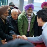 Justin Trudeau Instagram – Stopped in at Brampton’s Susan Fennell Sportsplex this afternoon and made some new friends. To everyone who was there celebrating Diwali and Bandi Chhor Divas: I hope you have a great time – and good luck with the rest of your card games, too!
🇨🇦
Je me suis arrêté au Susan Fennell Sportsplex de Brampton cet après-midi et je me suis fait de nouveaux amis. À tous ceux qui célèbrent Diwali et Bandi Chhor Divas : j’espère que vous passerez de bons moments – et bonne chance dans vos prochaines parties de cartes! Brampton, Ontario