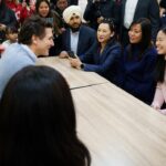 Justin Trudeau Instagram – We’re working to make life more affordable, and we’ve taken action to address grocery prices – because we know they are too high. I spoke about that with families in Mississauga this morning, and told them we’re committed to delivering results at the checkout counter.
🇨🇦
On veut rendre la vie plus abordable et on a pris des mesures pour faire baisser le prix de l’épicerie – car on sait que ça coûte trop cher. J’en ai parlé avec des familles de Mississauga ce matin et leur ai dit qu’on veut obtenir des résultats qui se répercuteront à la caisse. Mississauga, Ontario
