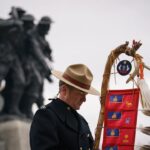 Justin Trudeau Instagram - At the National War Memorial, just like Canadians are doing in communities across the country, we gathered to honour those who have served – and who are serving – our country. We are forever grateful. #CanadaRemembers 🇨🇦 Au Monument commémoratif de guerre du Canada, comme l’ont fait des Canadiens dans les communautés de partout au pays, nous nous sommes réunis en hommage à ceux qui ont servi – et servent encore – notre pays. Nous serons toujours reconnaissants. #LeCanadaSeSouvient Ottawa, Ontario
