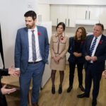 Justin Trudeau Instagram - Dernière nouvelle : nous travaillons avec Québec pour construire plus de logements, plus rapidement. Dans le cadre de notre Fonds pour accélérer la construction de logements, nous collaborons avec la province pour accélérer la construction de dizaines de milliers de logements. Et cela comprend des milliers de logements sociaux et abordables pour les plus vulnérables. Nous savons qu’il reste du travail à faire pour rendre le logement plus abordable pour les Québécois et tous les Canadiens. Cette entente est un très grand pas dans la bonne direction, et nous continuerons de faire ce qu’il faut pour obtenir des résultats. 🇨🇦 Just announced: We’re working with Quebec to build more homes, faster. Through our Housing Accelerator Fund, we’re working with the province to fast-track the construction of tens of thousands of homes. This includes thousands of social and affordable housing units for the most vulnerable. We know there’s more work to do to make housing more affordable for Quebecers and all Canadians – this agreement is a major step in the right direction, and we’ll keep doing the work needed to deliver results. Longueuil, Québec