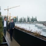 Justin Trudeau Instagram - Good news: We’re investing in British Columbia’s housing initiative, BC Builds. Using public land to create more affordable homes, this initiative is going to bring down the cost of housing and make sure we’re building more homes – faster – for hardworking Canadians. The province has already identified twenty sites, including parking lots and under-used land around health care facilities, where they’ll build apartments that meet the needs of middle class families. And with our funding, they’ll be able to build at least 8,000 to 10,000 new homes. 🇨🇦 Bonne nouvelle : nous investissons dans BC Builds, l’initiative de la Colombie-Britannique en matière de logement. Cette initiative, qui prévoit l’utilisation de terrains publics pour créer plus de logements abordables, va réduire le coût du logement et permettre la construction de plus de logements, plus rapidement pour les travailleurs canadiens. La province a déjà retenu 20 sites, notamment des terrains de stationnement et des terrains sous-utilisés à proximité de centres de soins de santé, où seront construits des appartements adaptés aux besoins des familles de la classe moyenne. Et grâce à notre financement, elle pourra bâtir au moins 8 000 à 10 000 nouveaux logements. Vancouver, British Columbia