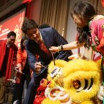 Justin Trudeau Instagram - Happy Lunar New Year! Xīn Nián Kuài Lè! Sun Nin Fai Lok! Chúc mừng năm mới! Saehae bok mani badeuseyo! 🇨🇦 Heureux Nouvel An lunaire! Xīn Nián Kuài Lè! Sun Nin Fai Lok! Chúc mừng năm mới! Saehae bok mani badeuseyo! Ottawa, Ontario