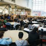 Justin Trudeau Instagram - Classrooms are where some of the best ideas are thought up – and where some of the most thoughtful conversations are had. To the students we spent time with today at North Vancouver’s Sutherland Secondary School: Thank you for your great questions. As a teacher myself, it’s always so good to be back in the classroom – and to be answering your questions about the world, the future, and the country we call home. It’s clear you’re all going places, and I can’t wait to see what you accomplish. 🇨🇦 C’est en classe que naissent certaines des meilleures idées – et qu’ont lieu certaines des conversations les plus réfléchies. Aux élèves avec qui nous avons passé du temps aujourd’hui à l’école secondaire Sutherland de North Vancouver : merci pour vos excellentes questions. Étant moi-même enseignant, j’aime toujours revenir dans une salle de classe et répondre à vos questions sur le monde, l’avenir et le pays où nous vivons. Vous savez où vous allez, et je suis impatient de voir tout ce que vous allez accomplir. North Vancouver, British Columbia