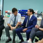 Justin Trudeau Instagram - News from Winnipeg: We’ve reached two new agreements with Manitoba – one to help hire more health workers and cut down wait times, and one to support seniors and make sure they can age with dignity. From making sure students – like the ones we spent time with today – can more easily practise medicine, to helping seniors live at home longer, we’re committed to making sure Canadians can get the quality care they expect and deserve. 🇨🇦 Nouvelles de Winnipeg : nous avons conclu deux nouveaux accords avec le Manitoba. Le premier permettra d’embaucher plus de travailleurs de la santé et de réduire les temps d’attente, et l’autre aidera les personnes âgées à vieillir dans la dignité. Que ce soit en veillant à ce que les étudiants – comme ceux que nous avons rencontrés aujourd’hui – puissent exercer la médecine plus facilement ou en aidant les personnes âgées à vivre plus longtemps chez elles, nous sommes déterminés à faire en sorte que les Canadiens puissent recevoir les soins de qualité qu’ils méritent et auxquels ils s’attendent. Winnipeg, Manitoba