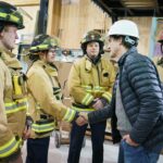 Justin Trudeau Instagram – This afternoon in Peterborough, I spent time with some hardworking firefighters – to thank them for all that they do, and to hear about what this new station means in terms of training capacity and community safety. They are always there for us – and with investments like the one that helped fund this facility, we’re committed to being there for them, too.
🇨🇦
Cet après-midi, à Peterborough, j’ai passé du temps avec de vaillants pompiers pour les remercier de tout ce qu’ils font et pour apprendre comment cette nouvelle caserne contribuera à améliorer la capacité de formation des pompiers et la sécurité de la communauté. Ils sont toujours là pour nous et, grâce à des investissements comme celui qui a permis de financer la construction de cette installation, nous serons là pour eux aussi. Peterborough, Ontario