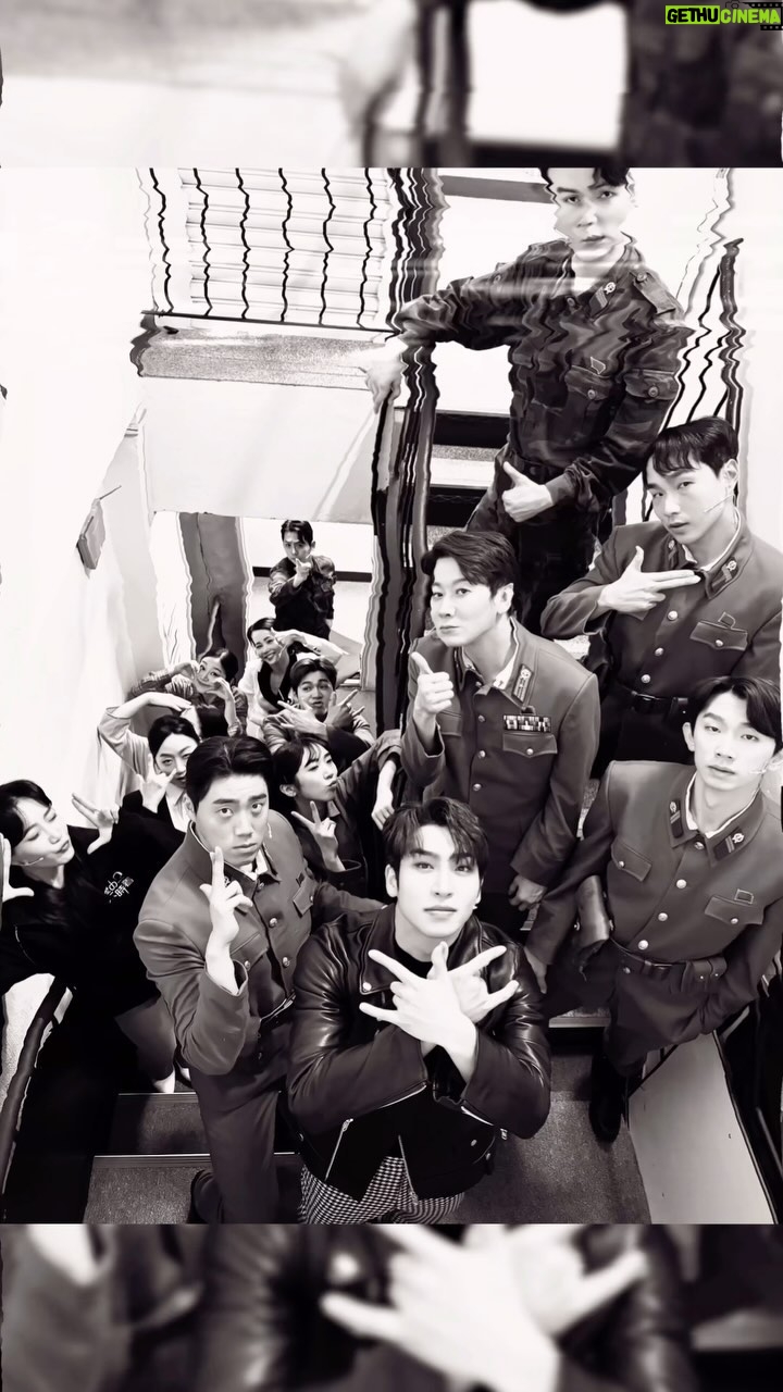 Juyeon Instagram - #사랑의불시착 #愛の不時着 🪂🤟🏻 #THEBOYZ #SANGYEON