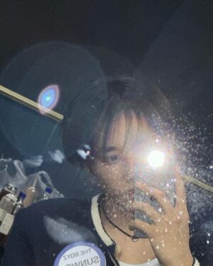 Hyunjae Instagram - 툭!