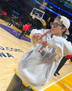 Hyunjae Instagram - 🏀💛💜 @nba @nbastyle_kor @lakers
#NBA #엔비에이 #느바앤미 #lakers #LA레이커스