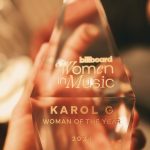 KAROL G Instagram - WOMAN OF THE YEAR ✨ Podría decir que ayer recibí uno de los reconocimientos más significativos de mi carrera! Que bendición 🫶🏽 Gracias @billboard 🤍 Gracias equipo y gracias a todos ustedes !