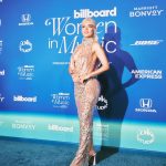 KAROL G Instagram - WOMAN OF THE YEAR ✨ Podría decir que ayer recibí uno de los reconocimientos más significativos de mi carrera! Que bendición 🫶🏽 Gracias @billboard 🤍 Gracias equipo y gracias a todos ustedes !