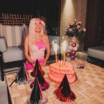 KAROL G Instagram – Un añito más viejita pero y quien está contando ???!!! 😛 Gracias a Todos por sus mensajitos de cumpleaños 🧡🌴🌅 Bahamas