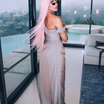 KAROL G Instagram - Me enorgullece saber que este álbum haya podido impactar, de forma positiva, la vida de tantas personas. “Mañana será bonito” se volvió un movimiento de querer superarse, de vivir, de disfrutar hasta en los momentos oscuros y de valorar lo que se tiene mientras llega lo que se desea… es una curita para el alma ❤️‍🩹🥺 y el Regalo mas grande que me deja es el haber podido conectar con tantas personas en el mundo, acompañarlos con mi música y que estas canciones representaran un momento especial en sus vidas. Ha cambiado visas así como ha cambiado la mía! 🌈☀️🌷 Gracias a todas las personas que hicieron parte de este proyecto tan especial y gracias A USTEDES por hacer parte de estos logros! Gracias también a quienes se alegran de cora por lo realmente feliz que me siento! Los amo mucho y como dije, prometo dar TODO y más de lo que pueda, para devolverles todo el amor que me dan a mi! Los amo !