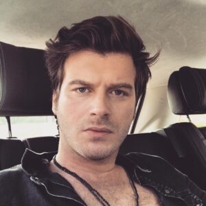 Kıvanç Tatlıtuğ Instagram - 