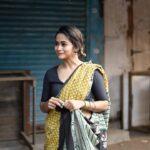 Kaavya Arivumani Instagram – இரகசியமே✨🩶

Fav shoot ✨🖤
Saree:@vasaka.jaipur 

📷:@storiesby_rk 

📷@its_surean
Blouse:@arudpa 

Styled :@keziah_costume_stylist 

#kaavya#kaavyaarivumani #insta#tamil #tamilcinema #kollywood #malayalamcinema