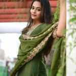 Kaavya Arivumani Instagram - Greentastic🌿🍀 @vredevogel ✨ @sathyaphotography3 ✨✨ #kaavya#kaavyaarivumani #insta