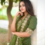 Kaavya Arivumani Instagram - Greentastic🌿🍀 @vredevogel ✨ @sathyaphotography3 ✨✨ #kaavya#kaavyaarivumani #insta