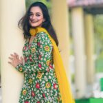 Kaavya Arivumani Instagram - Just chudi things 🌿🍀✨ @afaasboutique #kaavya#kaavyaarivumani #tamilcinema #kollywood #star
