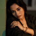 Kaavya Arivumani Instagram - Suited up and ready to steal hearts♣️🧨 ✨team : Shot by :@irst_photography Styled by @ishwaryaalaguvel Costume :@tnt_designstudio Muah:@makeover_by_andrea Location:@alohabeachresort_ecr #kaavya#kaavyaarivumani #insta #tamilcinema #kollywood