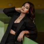 Kaavya Arivumani Instagram - Suited up and ready to steal hearts♣️🧨 ✨team : Shot by :@irst_photography Styled by @ishwaryaalaguvel Costume :@tnt_designstudio Muah:@makeover_by_andrea Location:@alohabeachresort_ecr #kaavya#kaavyaarivumani #insta #tamilcinema #kollywood