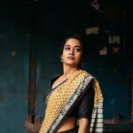 Kaavya Arivumani Instagram - இரகசியமே✨🩶 Fav shoot ✨🖤 Saree:@vasaka.jaipur 📷:@storiesby_rk 📷@its_surean Blouse:@arudpa Styled :@keziah_costume_stylist #kaavya#kaavyaarivumani #insta#tamil #tamilcinema #kollywood #malayalamcinema
