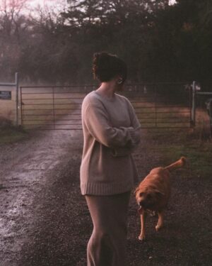 Kacey Musgraves Instagram - In my auntie era 
•
•
•
Texas on film by @kellychristinephoto