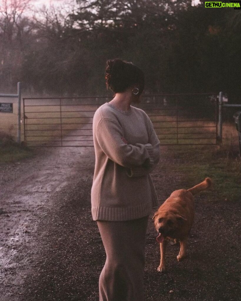 Kacey Musgraves Instagram - In my auntie era • • • Texas on film by @kellychristinephoto Golden, Texas