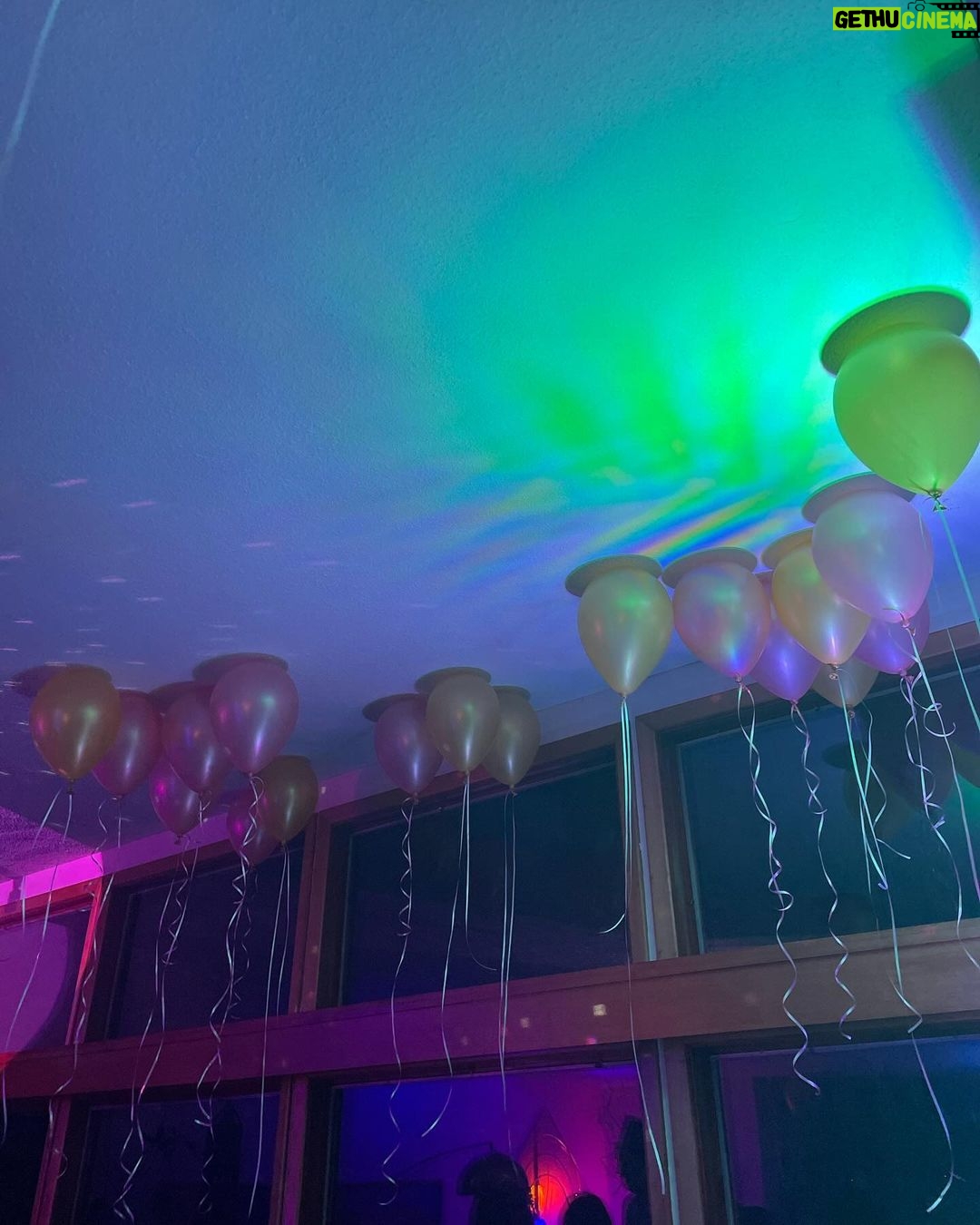 Kacey Musgraves Instagram - Year of the dragon. It’s gonna be fire. 𝓘 𝓬𝓪𝓷 𝓯𝓮𝓮𝓵 𝓲𝓽.