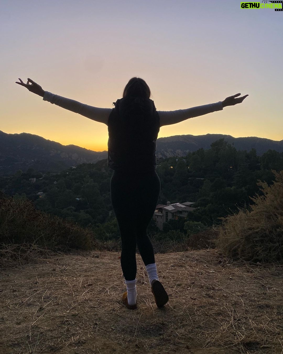 Kacey Musgraves Instagram - leaf laugh love 🍂 Heart of the Woods