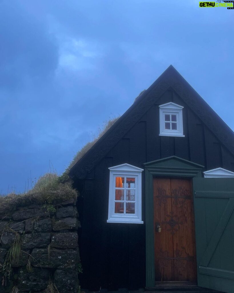 Kacey Musgraves Instagram - friends were made 🌾 Reykjavík, Iceland