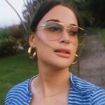 Kacey Musgraves Instagram - If it’s not a hell yes it’s a no Mustique Island, St. Vincent & the Grenadines
