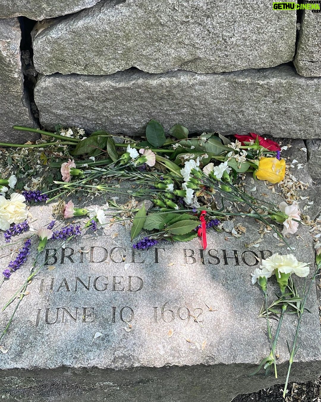 Kacey Musgraves Instagram - basic witch 🧹 Salem, Massachusetts