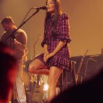 Kacey Musgraves Instagram - 🖤 makeup @moanilee hair @giovannidelgado wardrobe @ecduzit x @thevampireswife asst by @garrett__ives tailoring by @bedfordstreetlaundry Ryman Auditorium